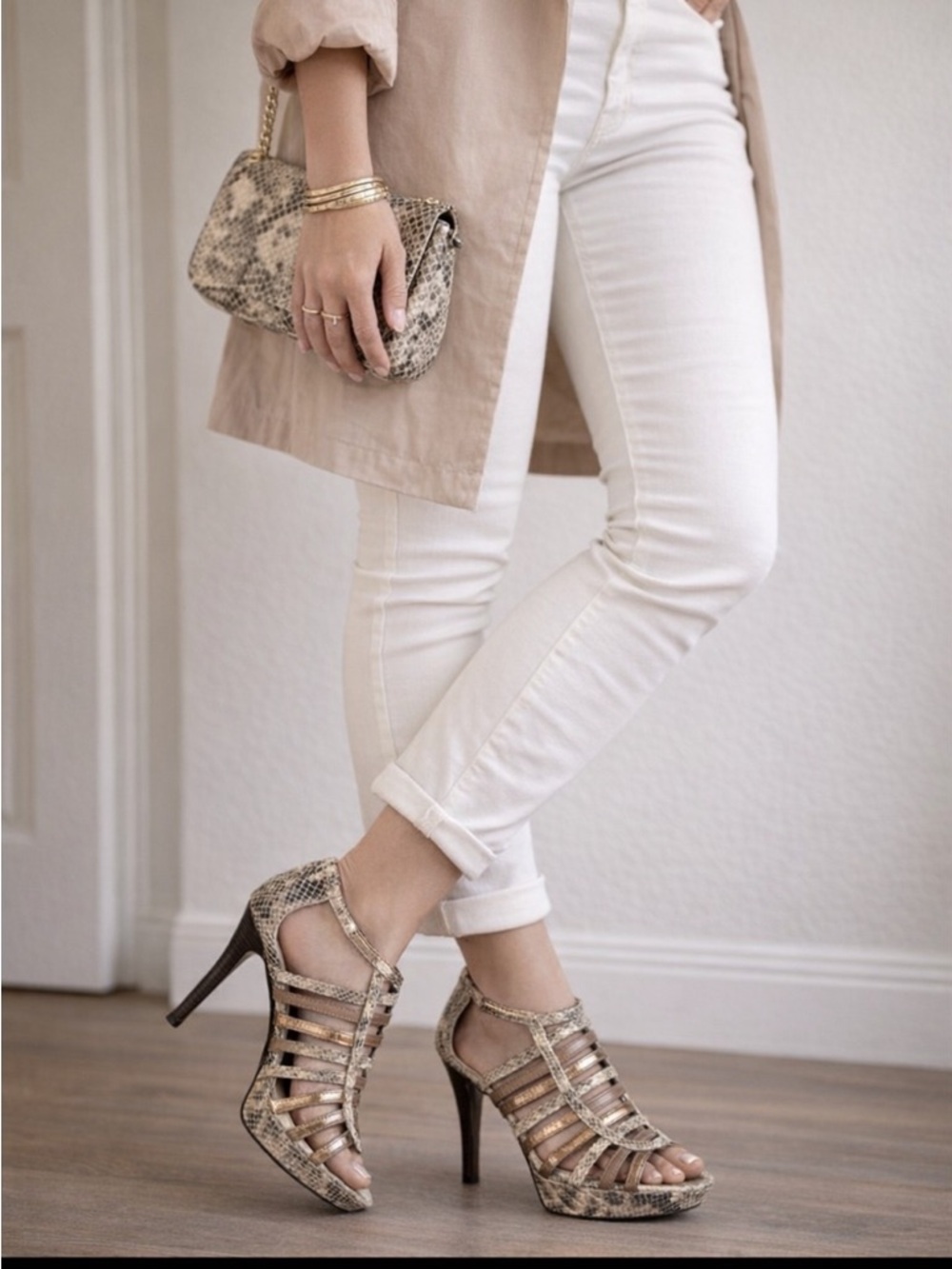 Snakeskin Strappy Platform Heels – Chic Neutral Statement Sandals. Size 7